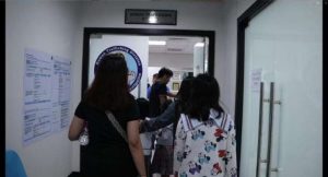 菲律宾国调局突袭！母亲竟让12岁女儿