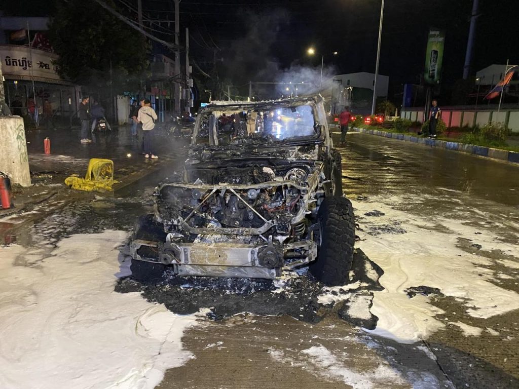 图片[5]-金边豪华Jeep自燃事故！烧成骨架无人员伤亡-测试测试