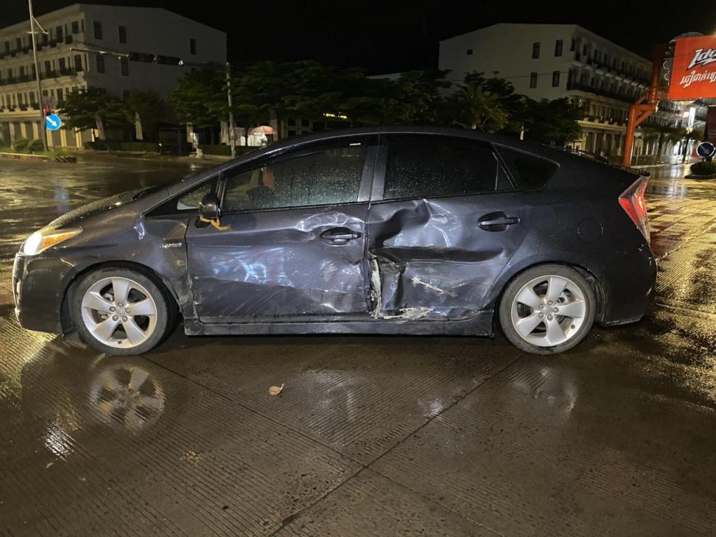 图片[7]-金边豪华Jeep自燃事故！烧成骨架无人员伤亡-测试测试