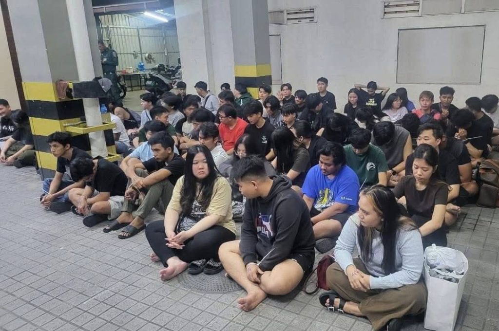 图片[4]-柬埔寨”金边清剿”！111人落网，印尼女性成”电诈血肉”，两辆豪车缴获-测试测试