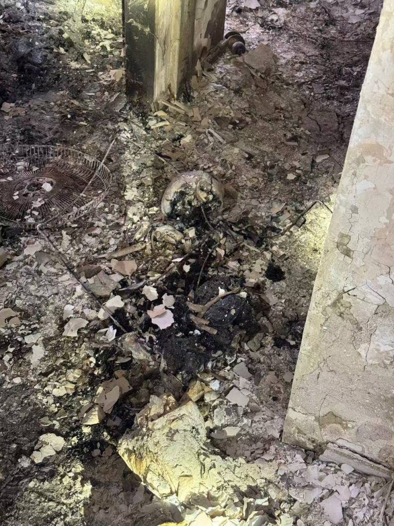 香港火灾 现场照片，都被烧成灰了，面目全非有点惨不忍睹！-测试测试