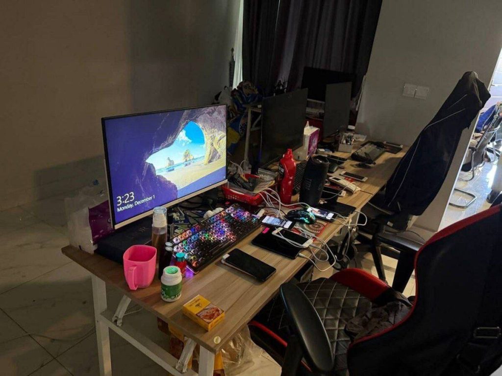 图片[4]-金边突袭28人网络诈骗团伙！27名越南籍”狗推”落网，缴获100部手机+39台显示器-测试测试