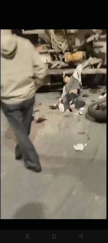 图片[2]-骑士撞上泥土车，脑花🧠飞出来了-测试测试