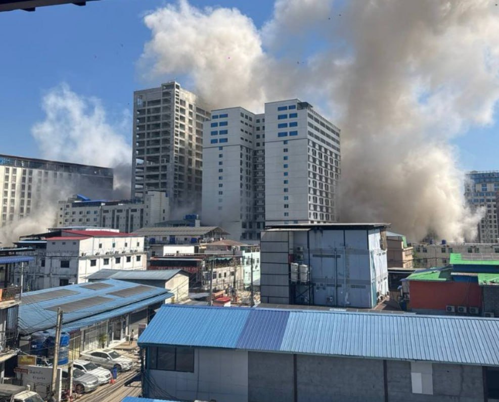 亚太 #鸿图物业 #突发事件：刚刚亚太村委会用广播在喊了，等一下在亚太里面会有爆破，然后十分钟后轰的一声。亚太鸿图物业开始爆破了。-测试测试