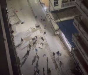 柬埔寨 #最新事件：今晚金财5园区发生暴乱了，保安被狗推追着打！-测试测试