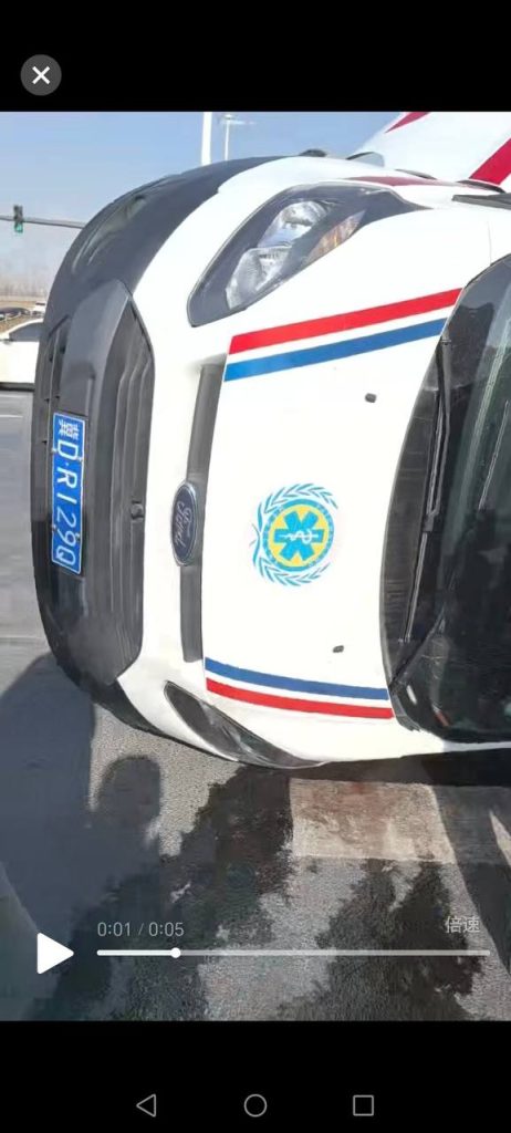 邯郸救护车闯红灯跟出租车相撞，里面的病人死了、这算的责任-测试测试